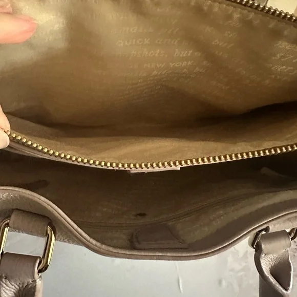 ♠️Kate Spade♠️ bow shoulder bag/tote in beautiful taupe RN0102760 - Picture 8 of 16
